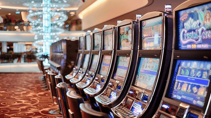 Interface aplikasi mobile pijar4d menampilkan meja live dealer dan coverage Sudirman Cup